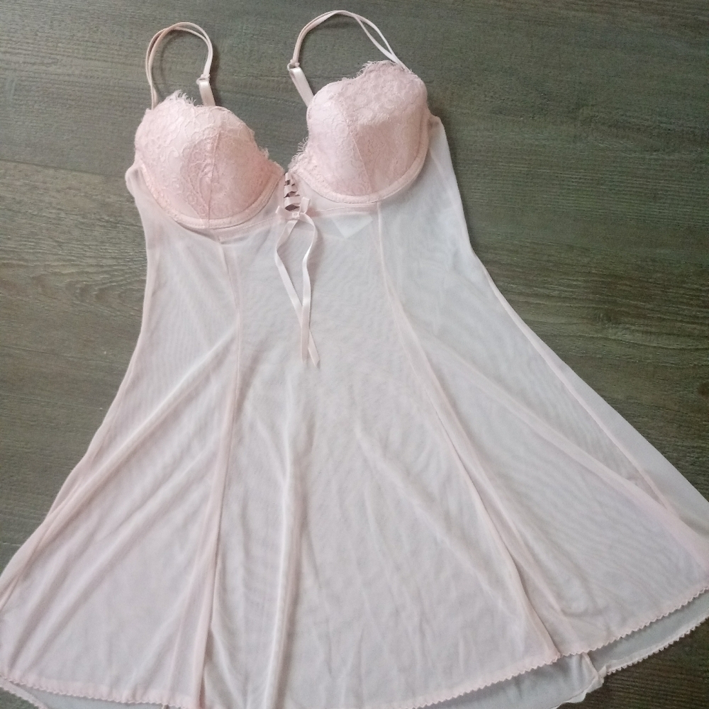 Gown - Picture 3 of 5